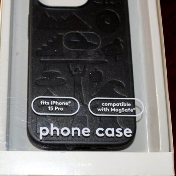 Heyday™ with Keiji Ishida iPhone 15 Pro Faux Leather Case with MagSafe – NIB - Picture 2 of 5